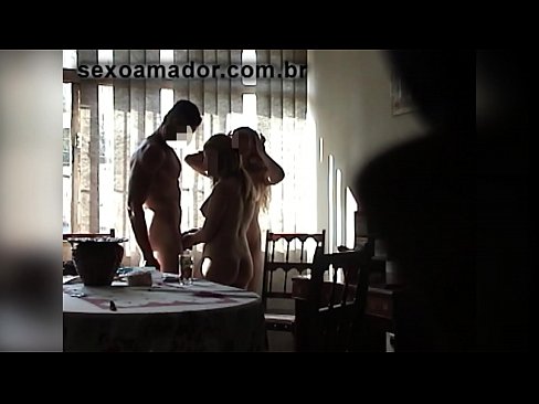 ❤️ Teman seks mengundang pria raksasa dan threesome bersamanya ️❌ Video porno di porno id.virtsextor.ru ❤