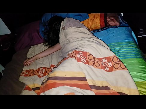 ❤️ Anak tiri memarahi ibu tirinya yang masih muda saat dia tidur. ️❌ Video porno di porno id.virtsextor.ru ❤